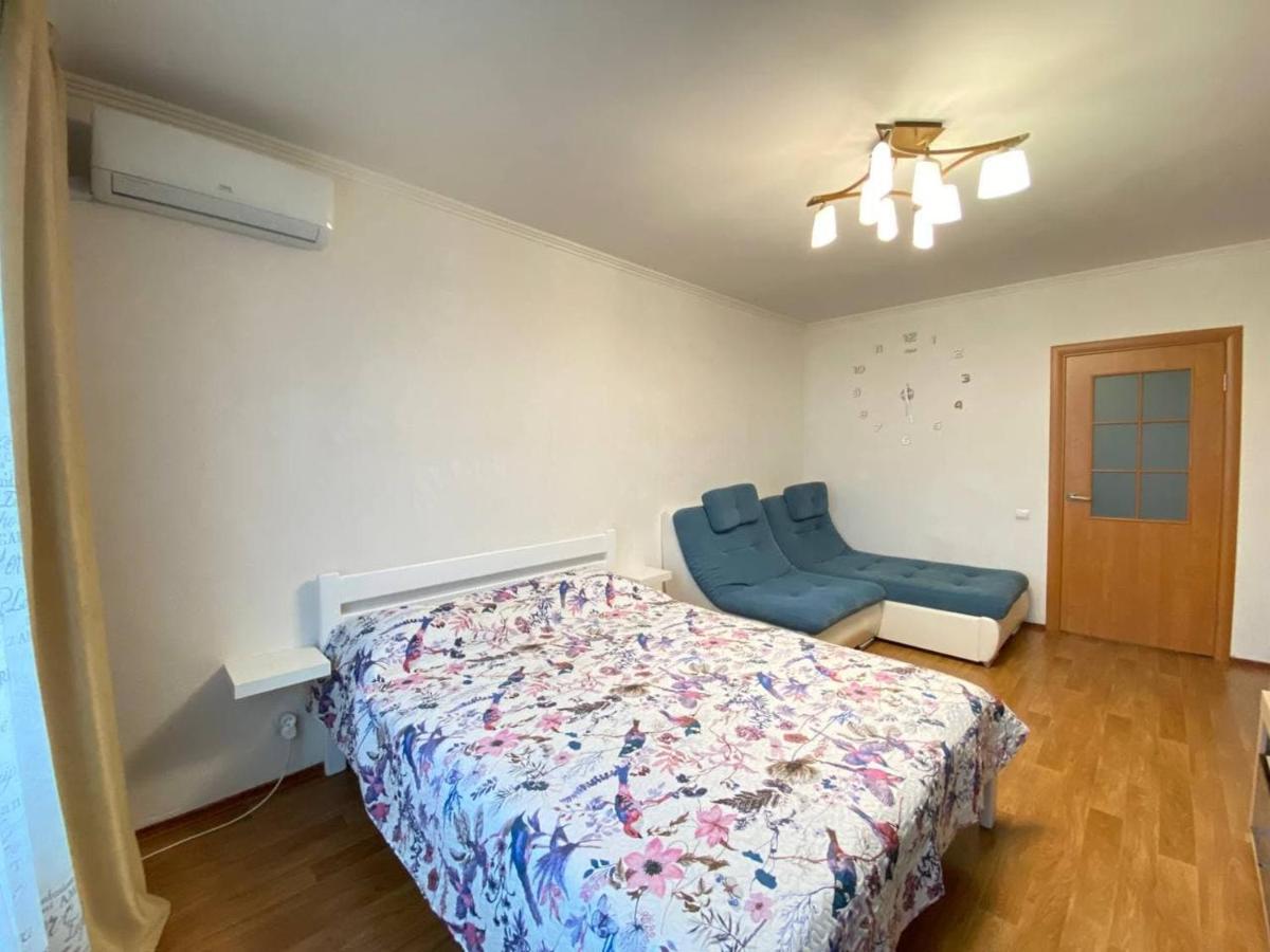Family Apartments On Lomonosova 36A Kiev Esterno foto